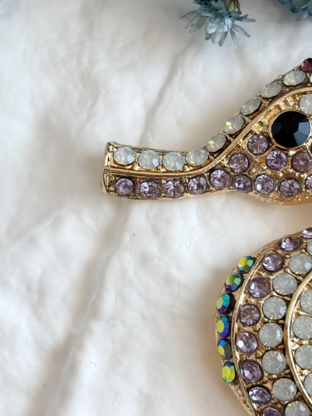 Seahorse Rainbow Rhinestone Gold Toned Jumbo Vintage Inspired Brooch Pin - Picture 7 of 16